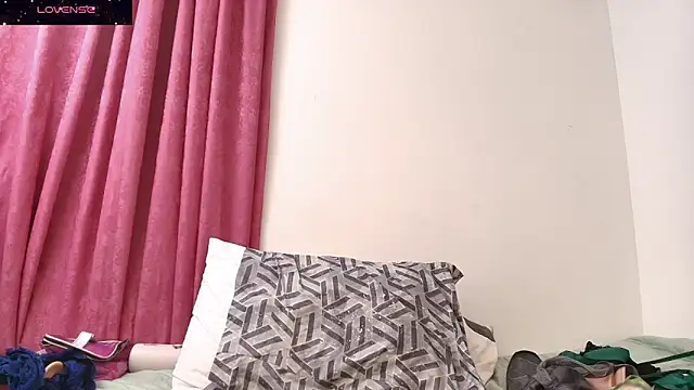 julia_sweet_1 Adlı Modelin Canlı XXX Sohbeti