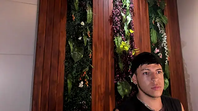 Chat XXX en directo de Zackfalcon_