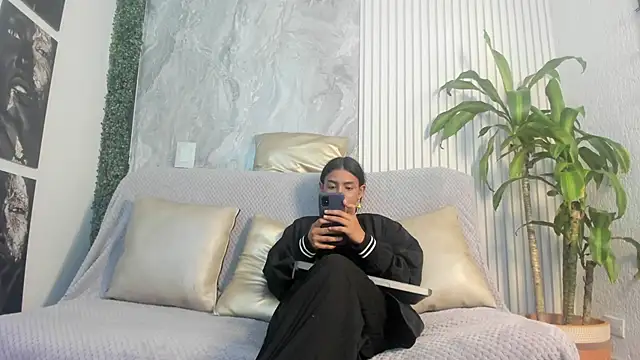 LesliePetit Webcam Show