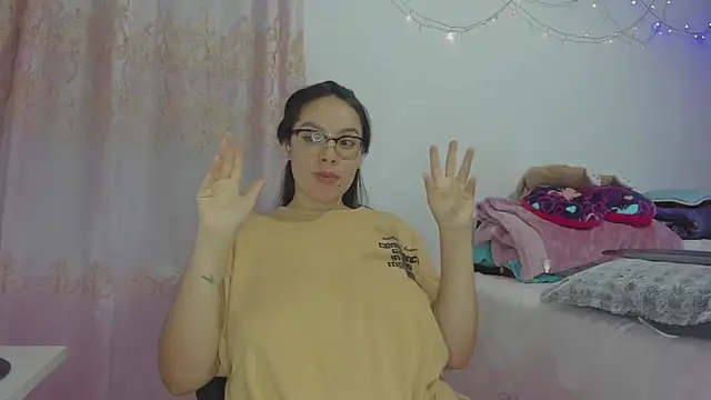 Chat XXX en directo de HARLEYNAPIER