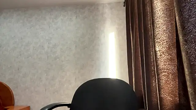 FoxieFlare élő XXX-chatje