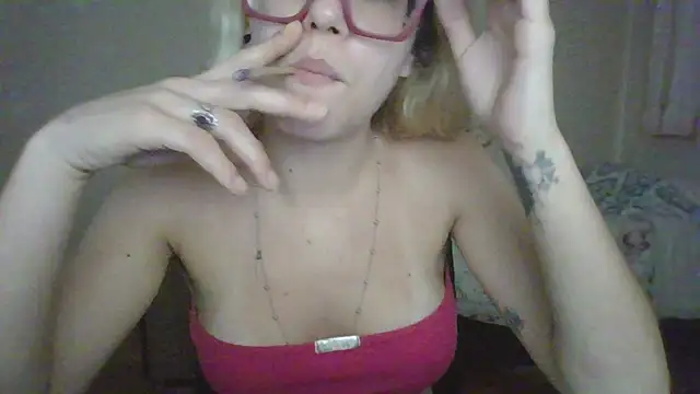 BlondieTami élő XXX-chatje