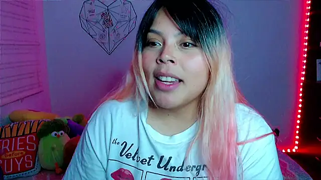 EllieMoonX élő XXX-chatje