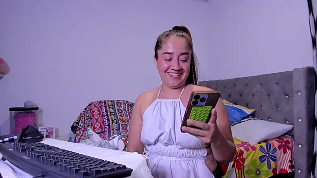 Chat XXX en directo de naive_natty10