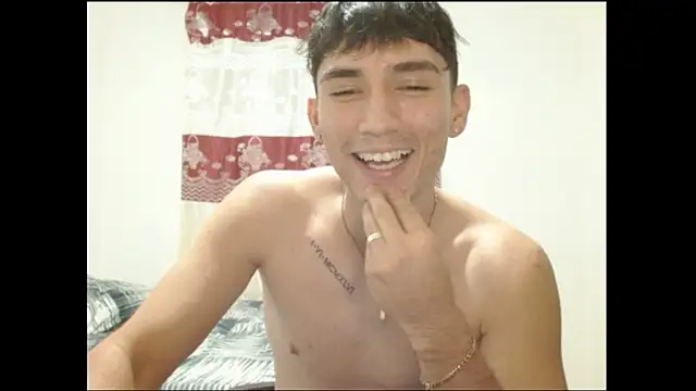 Živý XXX chat ChicoMaloFfF