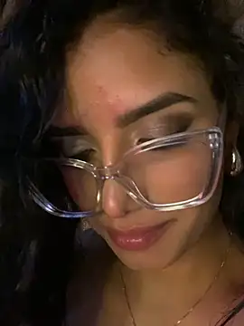 AlinaArgii Chat XXX in diretta