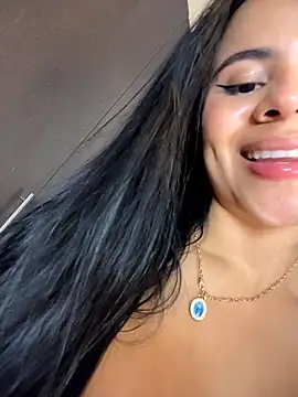 KittiKateXXX Chat XXX in diretta