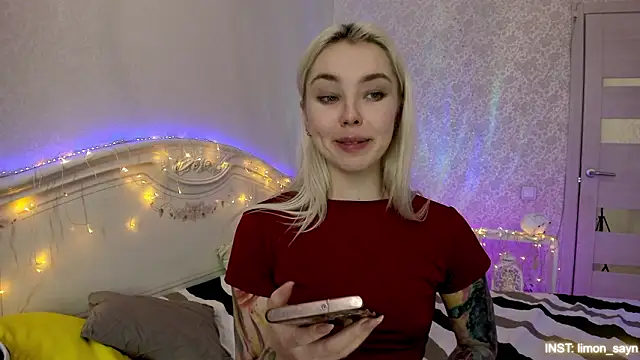 LillyMoure_ Chat XXX in diretta