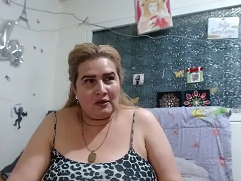 Perla1981-- Live XXX-chat