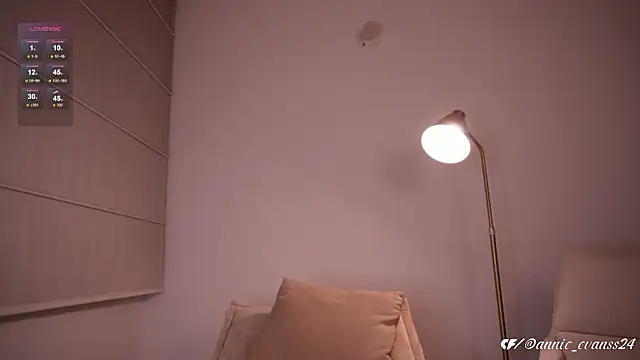 annie24_evans – Naživo XXX chat