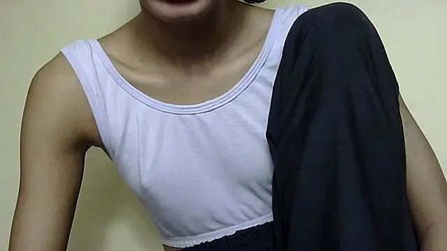 Anu_tiny Adlı Modelin Canlı XXX Sohbeti