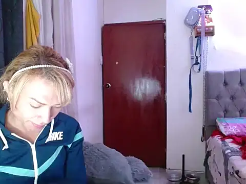 skarleth_hot21 Webcam-Show