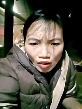 ngan-cute Adlı Modelin Canlı XXX Sohbeti