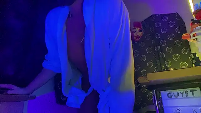 Guyst049's Live XXX Chat