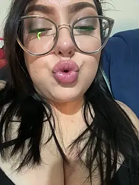 MileyGia Live XXX-Chat