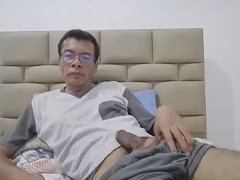 skinnylatino51 Webcam Show