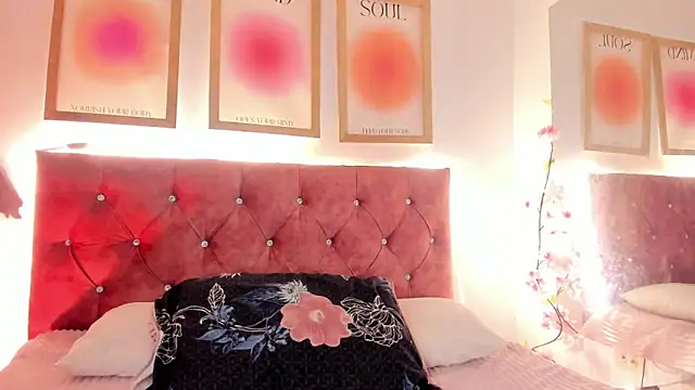 GabiHills live XXX chat