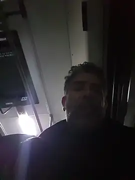 XXX chat uživo modela Omar_Grey