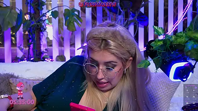 FlowweerGirl Live XXX-chat
