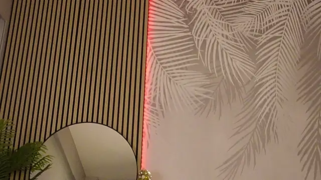 HottieLillyXXX 即時 XXX 聊天