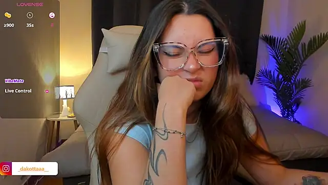 dakottaa_ Live XXX-chat