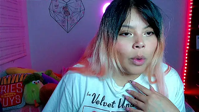 دردشة EllieMoonX الجنسية المباشرة