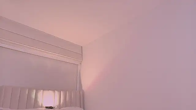 ArianaReynoldss Adlı Modelin Canlı XXX Sohbeti