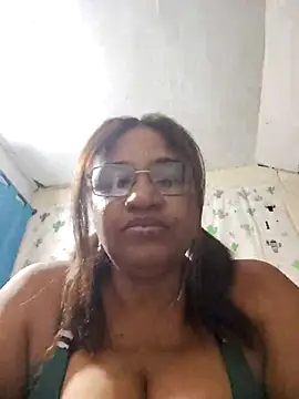 Avannay élő XXX-chatje