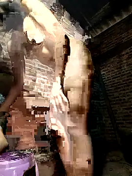 emaame68: διαδικτυακό σόου στην κάμερα