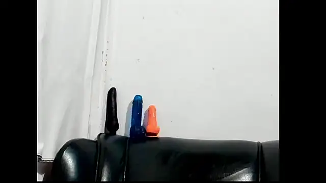 Antonella_Gomez22: онлайн-секс-чат