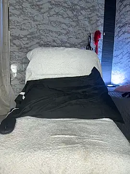 Chatroom XXX en direct de AlisSon__hot