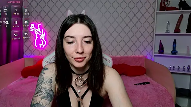 Curious_Lily's Live XXX Chat