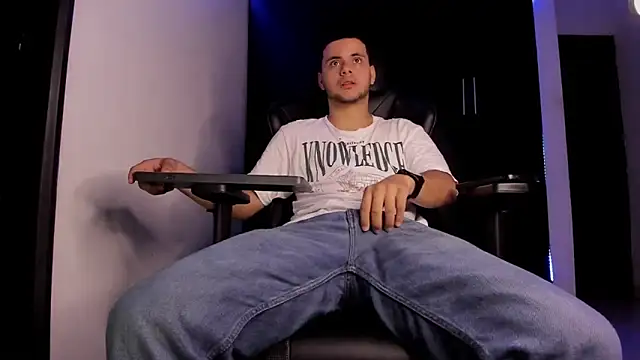 Liam_Mateo Adlı Modelin Web Kamerası Şovu