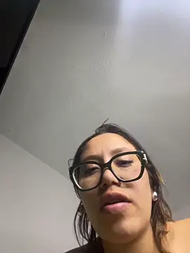 Chatroom XXX en direct de LyaRose