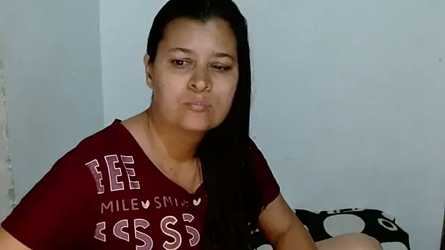 KARYNA_MILF's Live XXX Chat