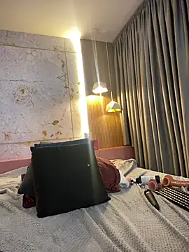 Lushi_Love: онлайн-секс-чат