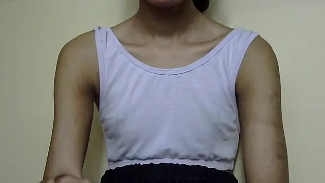 Anu_tiny Chat XXX live