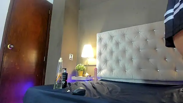 Онлайн чат XXX Kylievega_