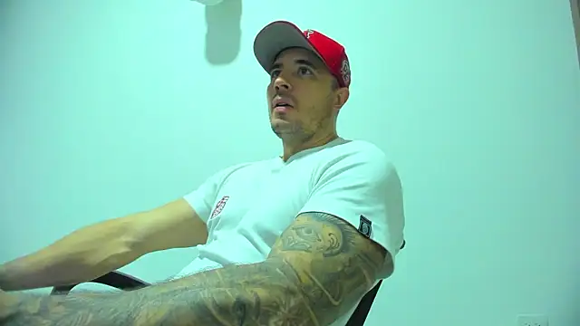 Dagoti: διαδικτυακό σόου στην κάμερα