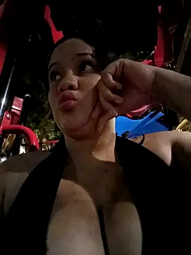 Show de Datoka_adrenaline na webcam