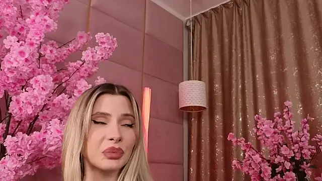 دردشة Elliblue الجنسية المباشرة