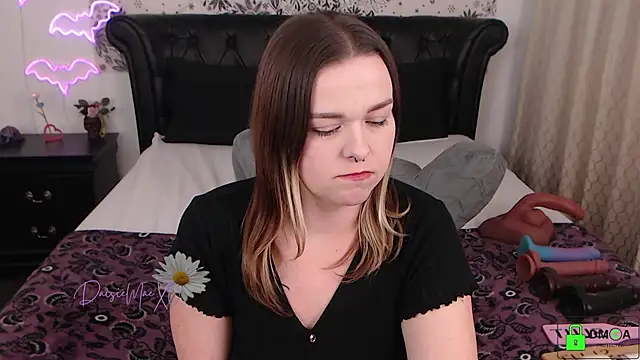 Pokazy przed kamerką – DaisieMaeXO