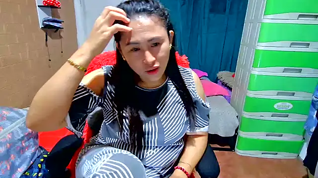 Chat +18 de Ugly-Filipina ao vivo