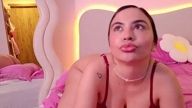 Онлайн чат XXX innocentlady_