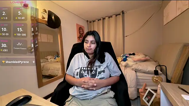 cloe_small Live XXX Chat