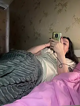 Naughtbaby_2025: απευθείας συνομιλία ΧΧΧ