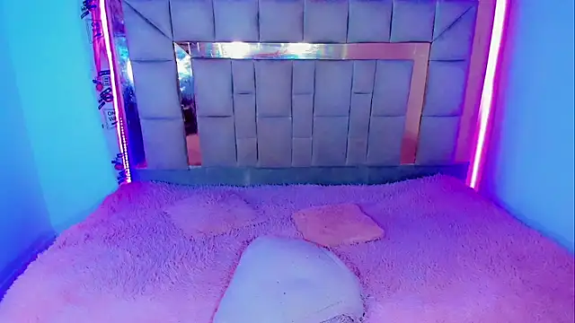 super_hot_girls: διαδικτυακό σόου στην κάμερα