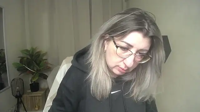 Chat XXX en directo de KKMimiKK