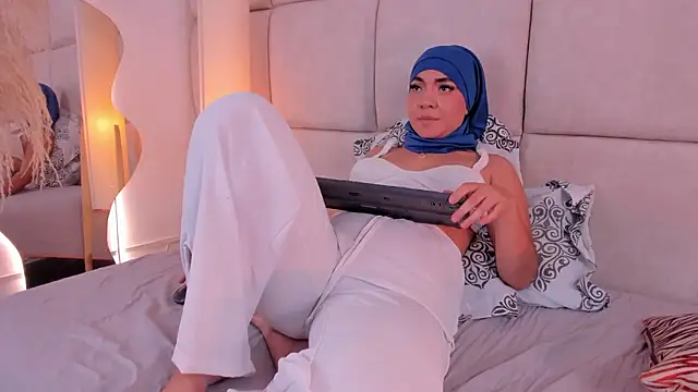 Sooffii_1 élő XXX-chatje