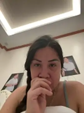 Tightwetholesxx's Live XXX Chat